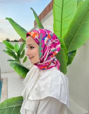 fuşya mısra eşarp